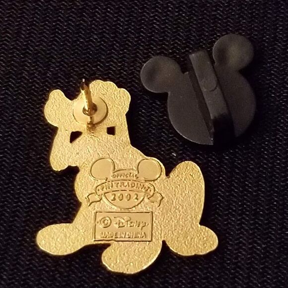 Disney Dogs Pluto Pin Cute Mini Blue Collar Sitting 2002 Happy Smile Dog Vintage - Picture 2 of 11